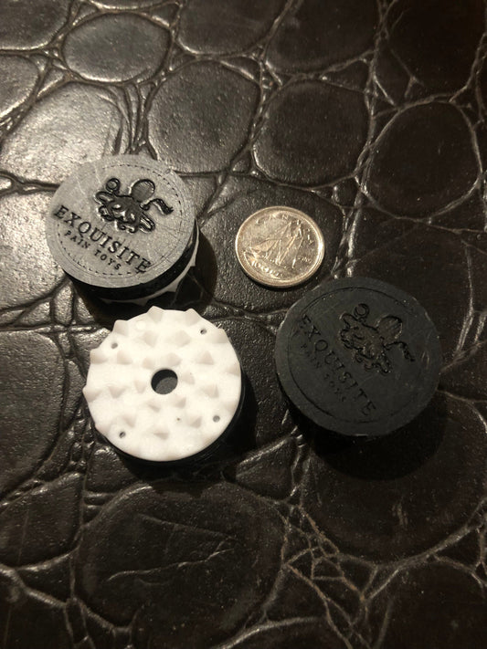 Exquisite “Brat Button”